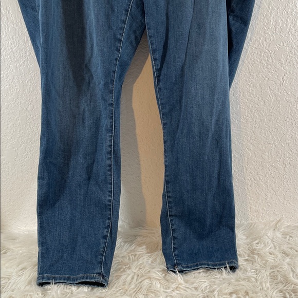 Amazon Essentials Womens Mid-Rise Stretch Pull-On Jegging Size 22W Regular NEW - Picture 5 of 11